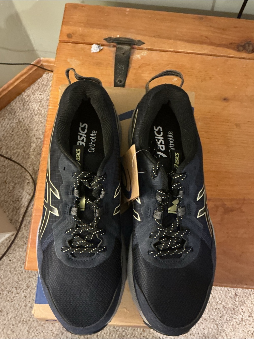 ASICS Gel Venture 10 Men's Black Running Shoes with Ortholite Comfort 1011B967